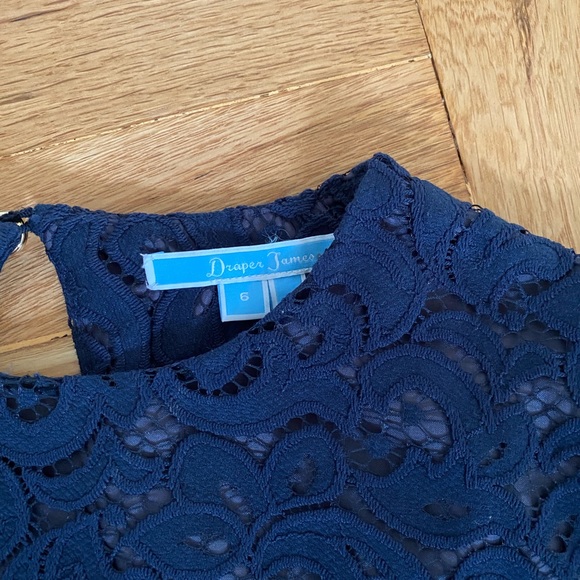 Draper James Navy Blue Lace Short Sleeve Top – Size 6 - Picture 6 of 6